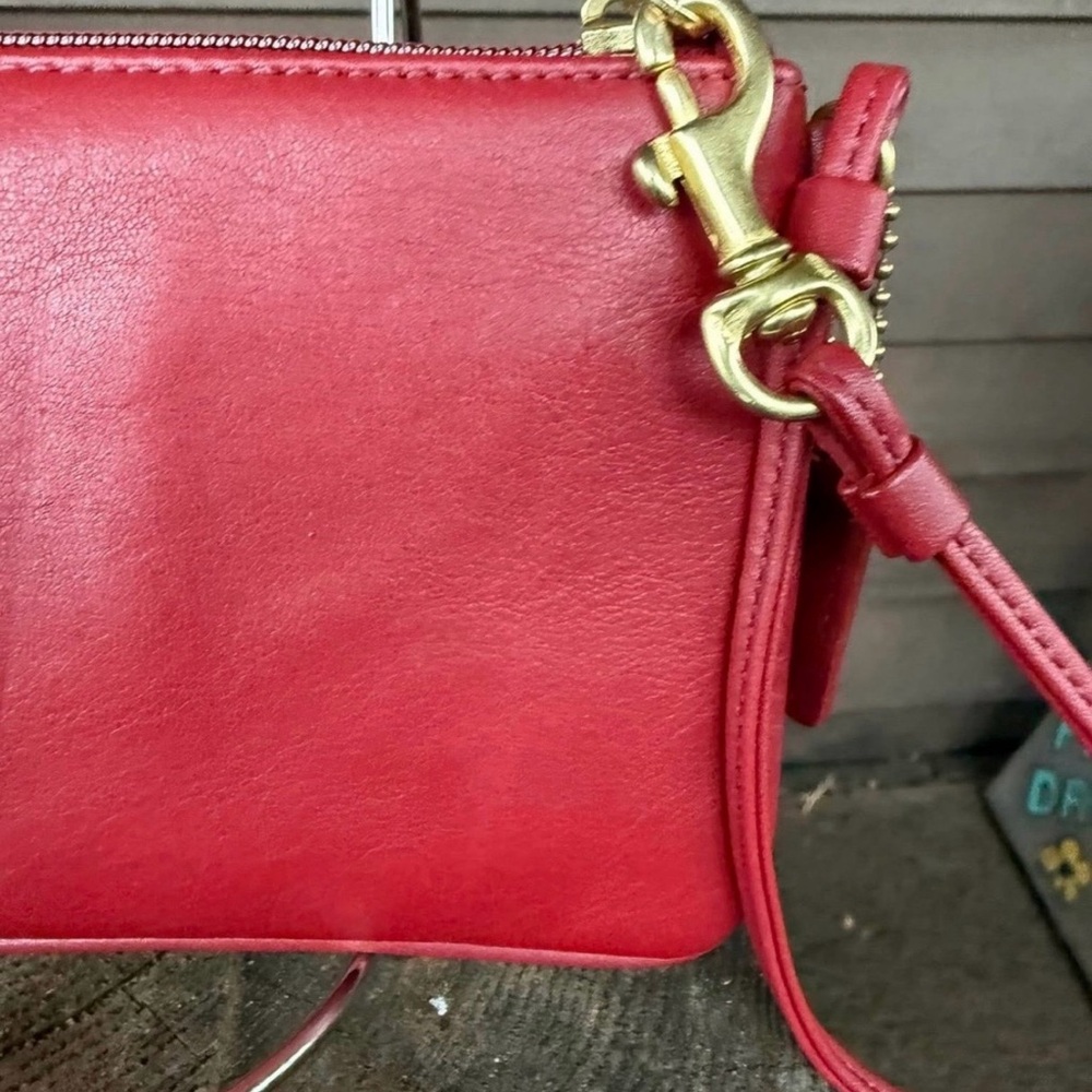 Coach Vintage Skinny Turnlock Wristlet - Picture 7 of 12